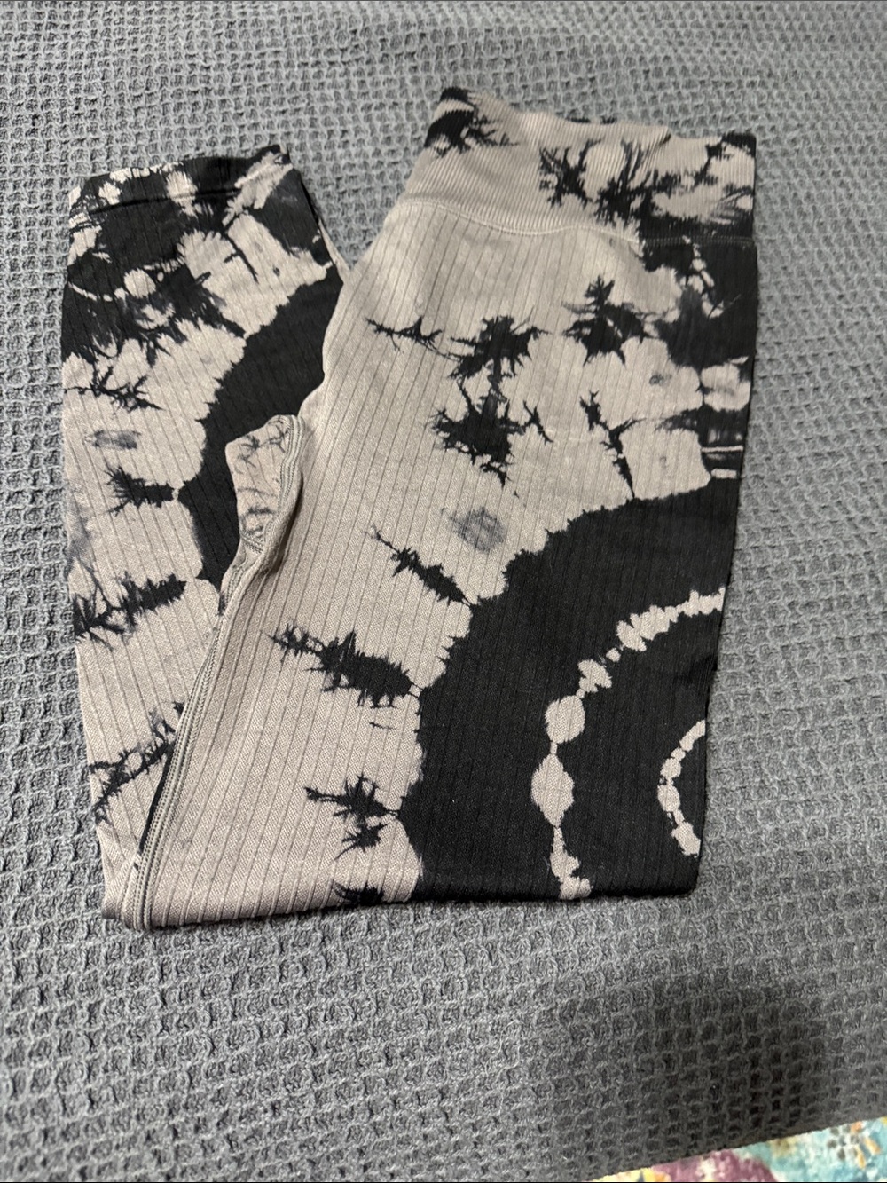 PINK Victoria's Secret Active Gray Tie-Dye ribbed Leggings